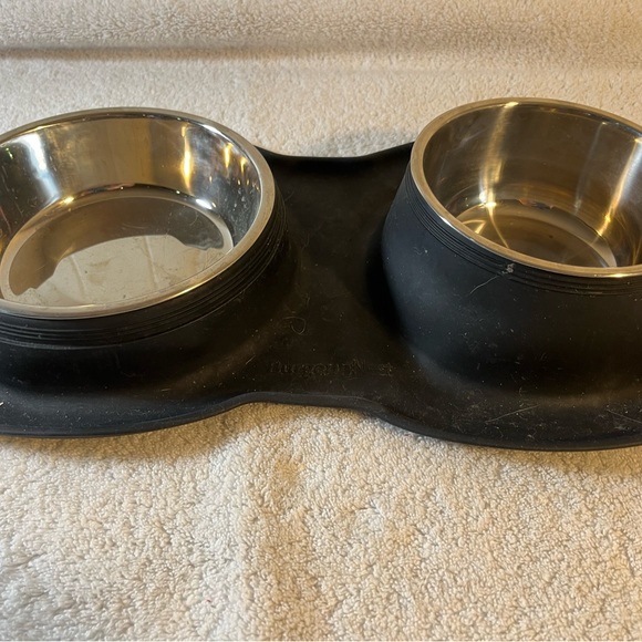 Dog feeding station - Picture 2 of 4